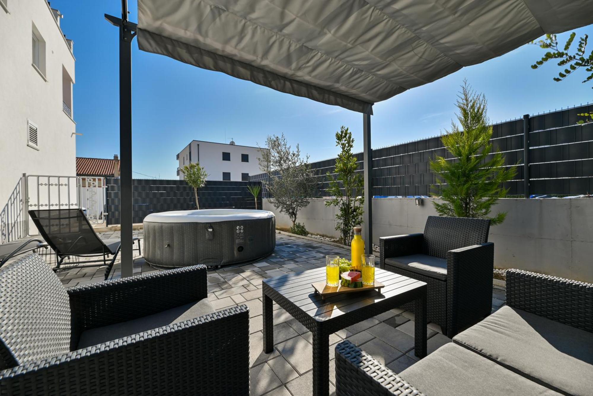 Luxury Apartment With Garden Jacuzzi And Wellness Трогір Екстер'єр фото