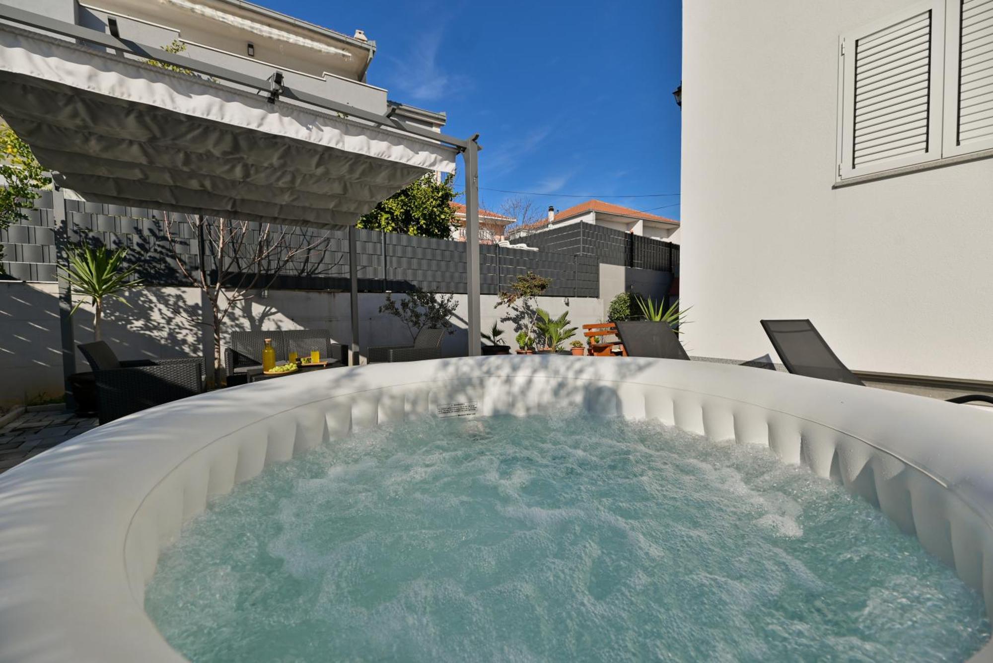 Luxury Apartment With Garden Jacuzzi And Wellness Трогір Екстер'єр фото