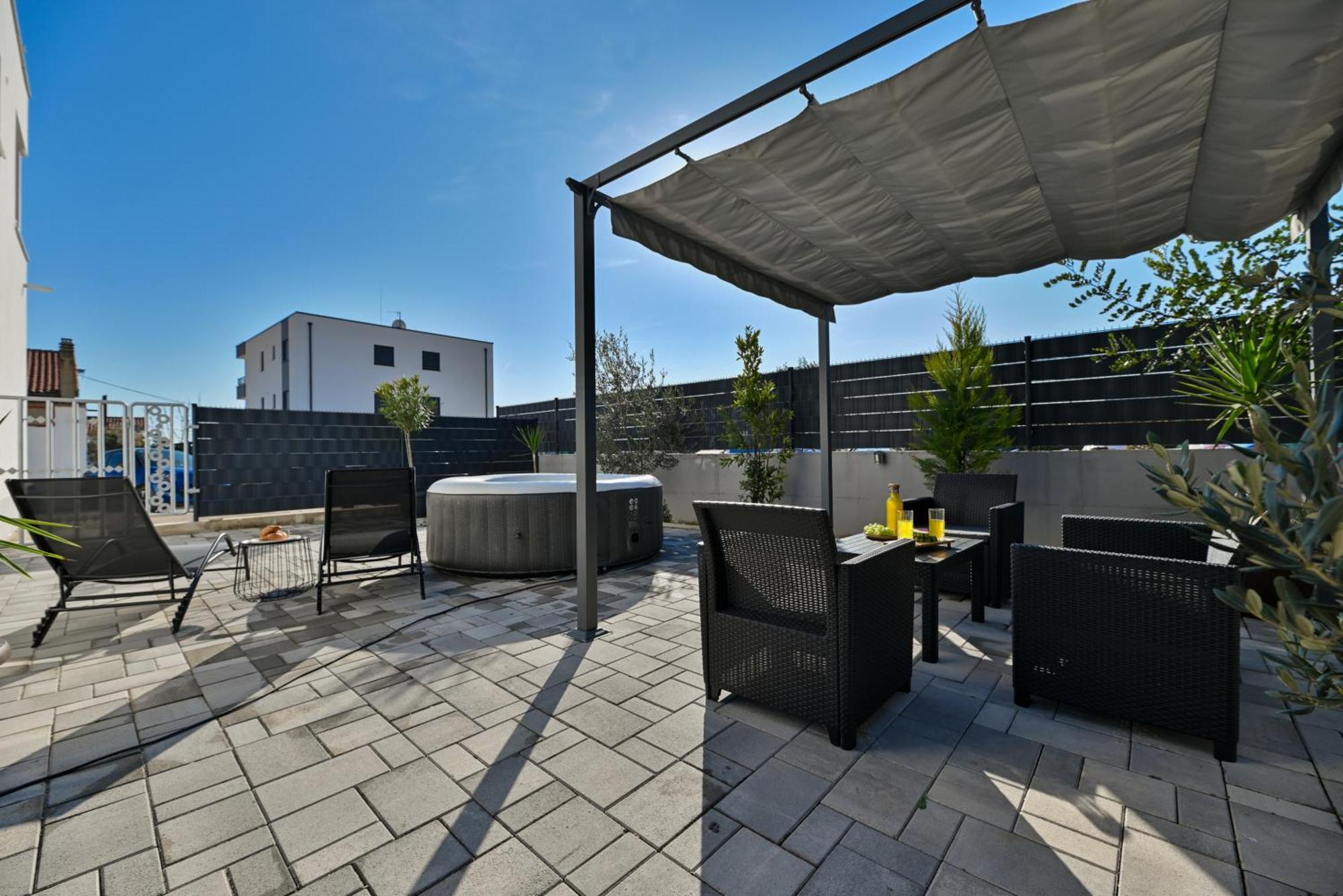 Luxury Apartment With Garden Jacuzzi And Wellness Трогір Екстер'єр фото