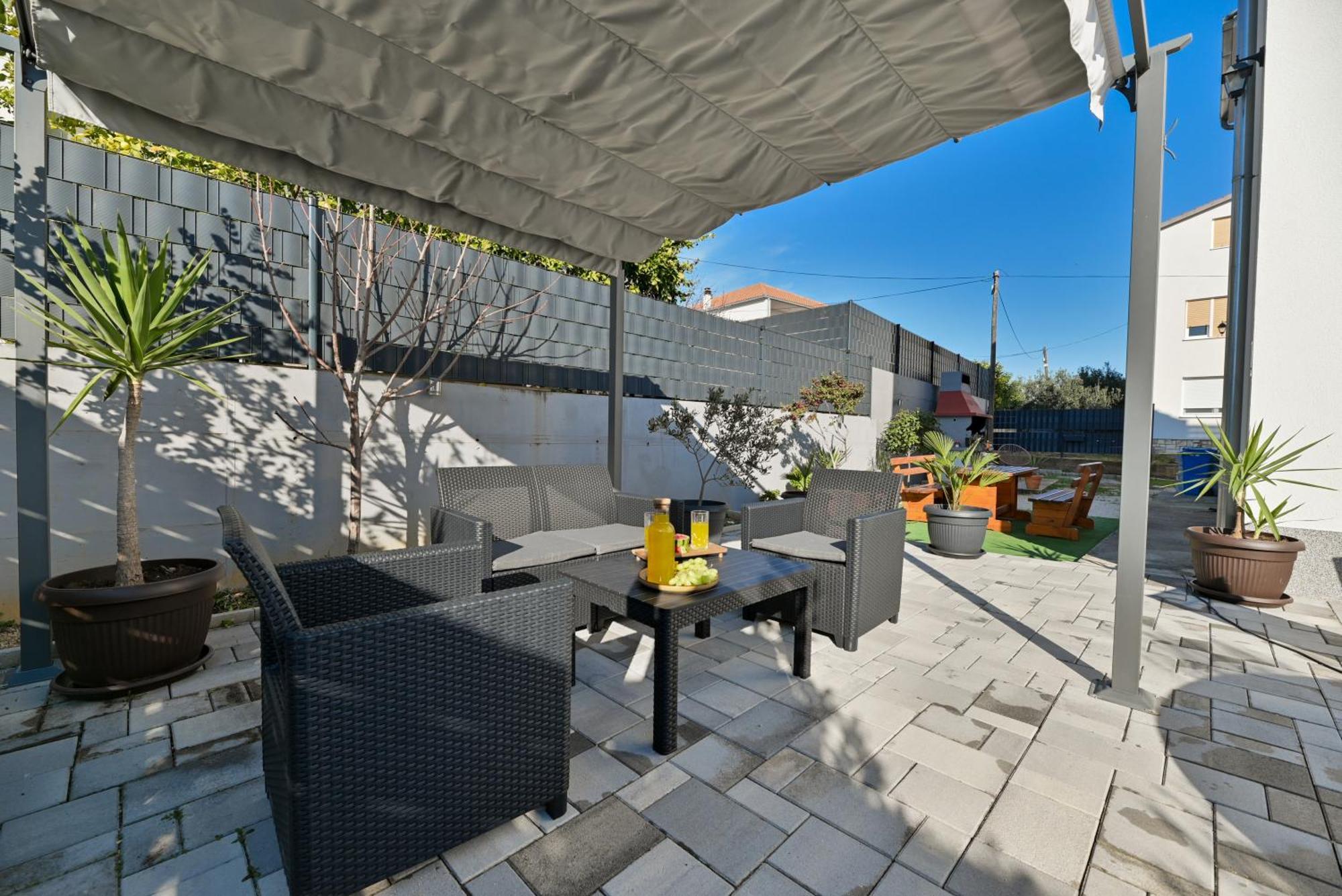 Luxury Apartment With Garden Jacuzzi And Wellness Трогір Екстер'єр фото